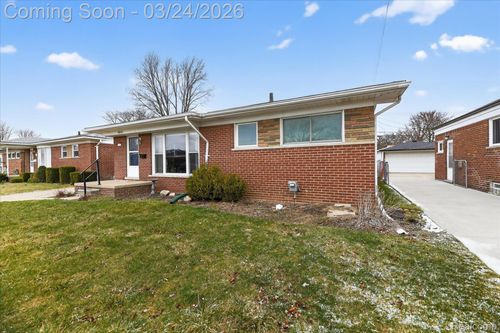 18053 Airport, Fraser, MI, 48026-3132 | Card Image