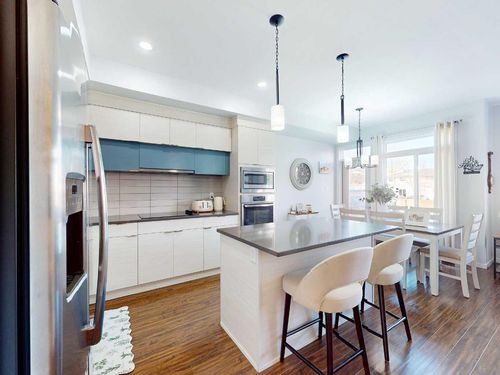 3-402 Highlands Blvd W, Lethbridge, AB, T1J5K5 | Card Image