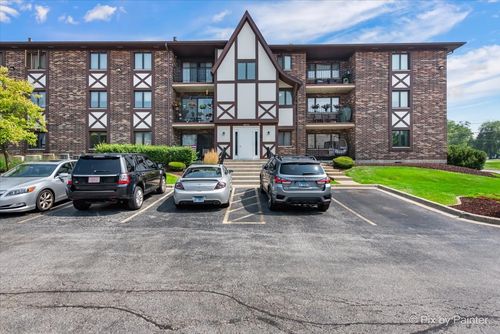 apt-18a-10532 Ridge Cove Dr, Chicago Ridge, IL, 60415-1472 | Card Image