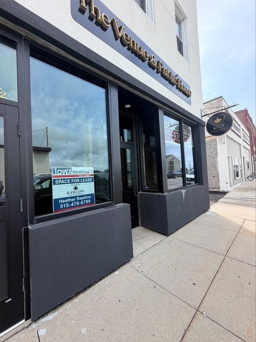 211 N 2nd Avenue W, Newton, IA, 50208 | Card Image
