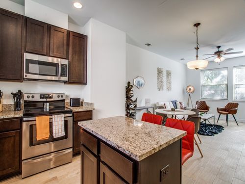 12-501 W 30th St, Austin, TX, 78705-2805 | Card Image