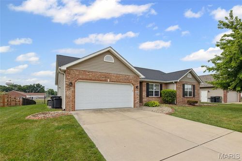 9710 Winchester St, Mascoutah, IL, 62258-2946 | Card Image