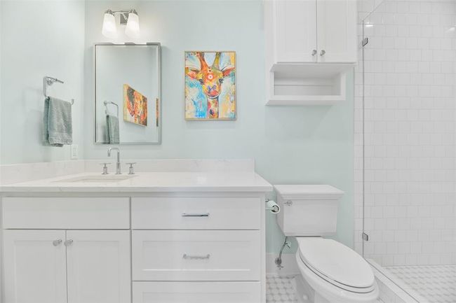 Guest bath. | Image 35