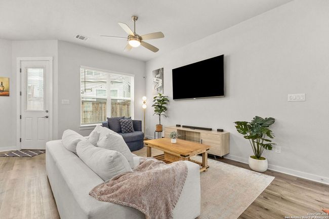 UNIT-33 - 5843 Whitby Rd, House other with 3 bedrooms, 3 bathrooms and null parking in San Antonio TX | Image 6