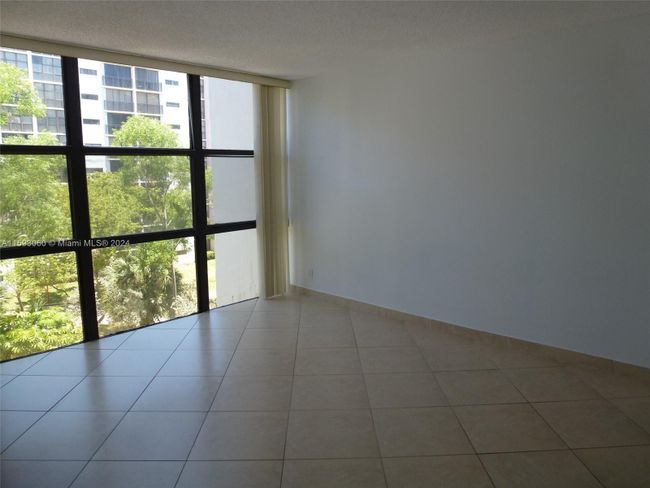 505 - 17011 N Bay Rd, Condo with 2 bedrooms, 2 bathrooms and null parking in Sunny Isles Beach FL | Image 16