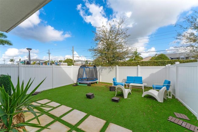809 Se 16 Th Ct, Townhouse with 3 bedrooms, 3 bathrooms and null parking in Homestead FL | Image 20