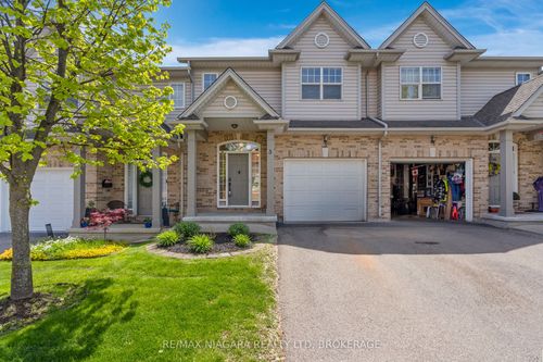 3-5200 Dorchester Rd, Niagara Falls, ON, L2E7M6 | Card Image