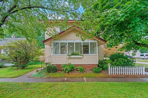 217 N Jackson St, Spring Lake, MI, 49456-1648 | Card Image