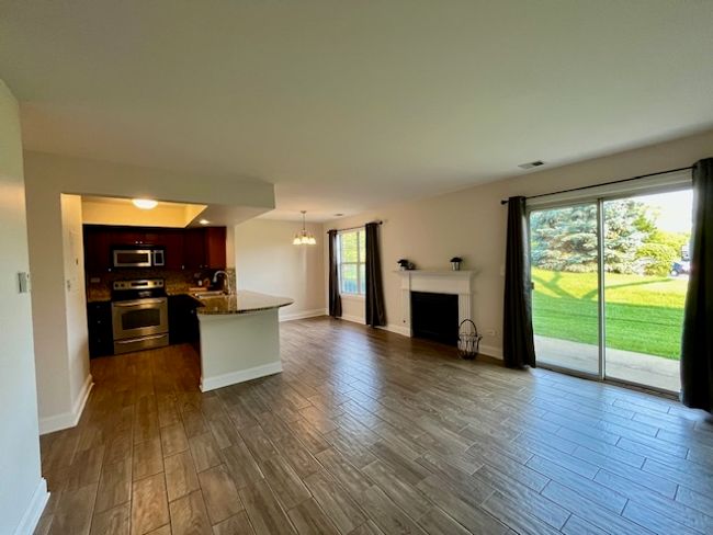 APT-115 - 11 Foxcroft Rd, Townhouse with 2 bedrooms, 2 bathrooms and 2 parking in Naperville IL | Image 7