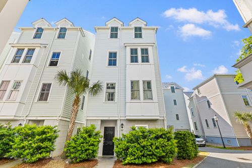 45 Dereef Ct, Charleston, SC, 29403-6002 | Card Image