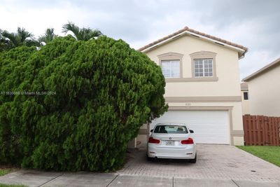 10761 Nw 52nd St, House other with 4 bedrooms, 2 bathrooms and null parking in Doral FL | Image 2