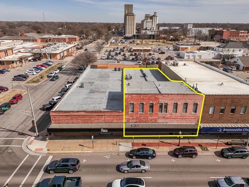 722 N Main St, Newton, KS, 67114-1819 | Card Image