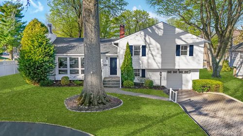 14 Alden Pl, Hartsdale, NY, 10530-2917 | Card Image