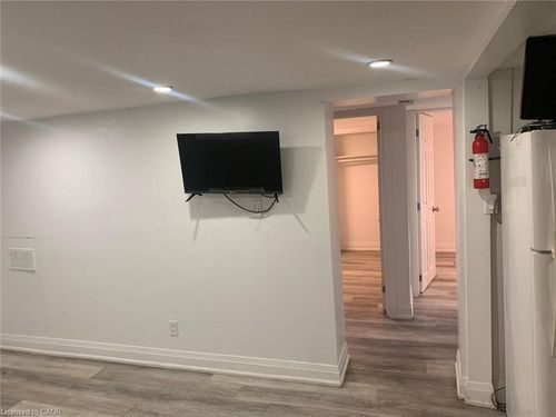 850 (LOWER UNIT) Garth Street, Hamilton, ON, L9C4K8 | Card Image