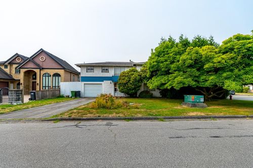 6011 Mara Cres, House with 3 bedrooms, 1 bathrooms and 4 parking in Richmond BC | Card Image