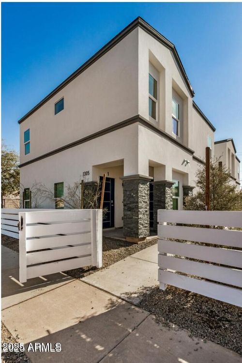 2-1305 E Madison St, Phoenix, AZ, 85034-2320 | Card Image