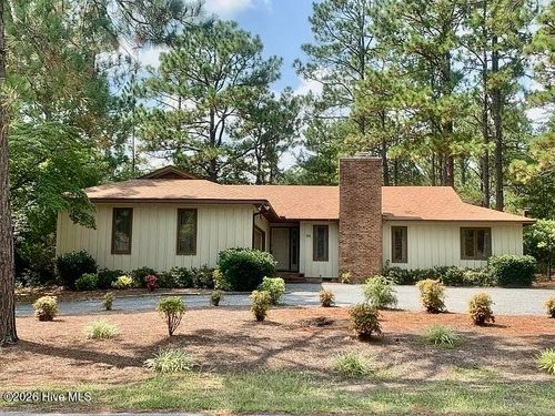 95 Lost Tree Rd, Pinehurst, NC, 28374-8323 | Card Image