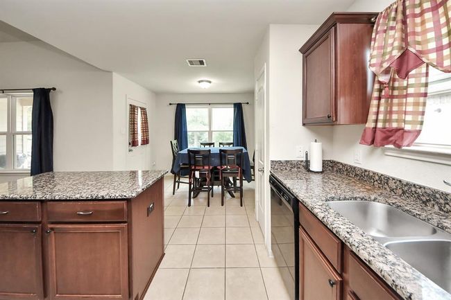 Breakfast area | Image 10