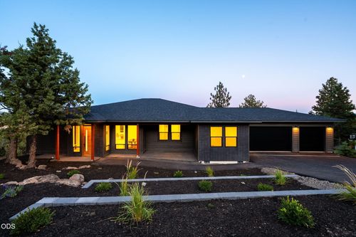3335 Nw Fairway Heights Dr, Bend, OR, 97703-6826 | Card Image