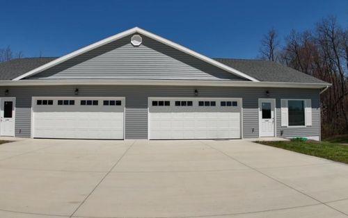 1598 Spring Village Ln, Ontario, OH, 44906 | Card Image