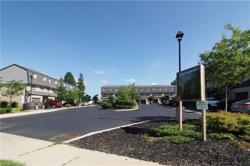 11-138 Blackhorne Dr, Kitchener, ON, N2E1Z3 | Card Image