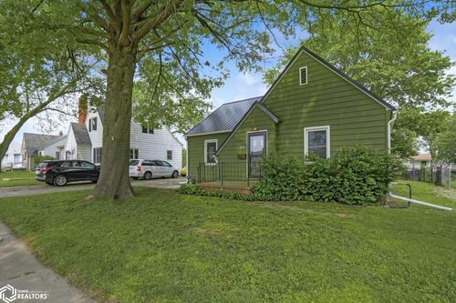 105 N Park Lane Dr, Knoxville, IA, 50138-3333 | Card Image