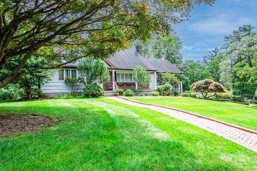 11 Hillside Ct, Suffern, NY, 10901-2102 | Card Image