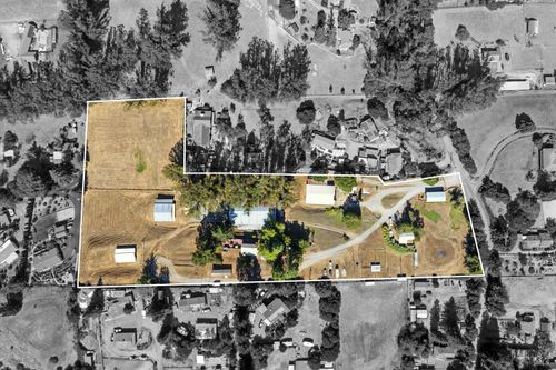 411 Highland Ave, Penngrove, CA, 94951-8636 | Card Image