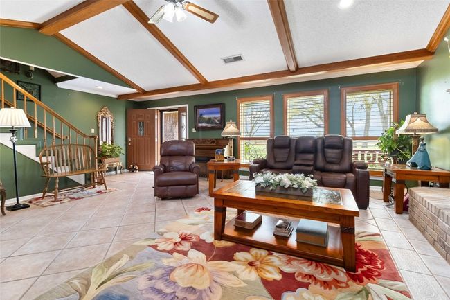 275 Saegert Rd, House other with 4 bedrooms, 2 bathrooms and 4 parking in Paige TX | Image 9