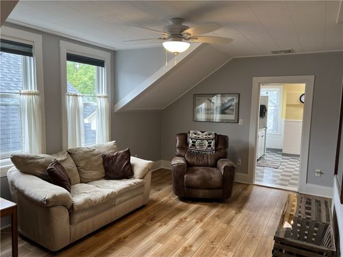 3-13 Newport Ave, Newport, RI, 02840-2167 | Card Image