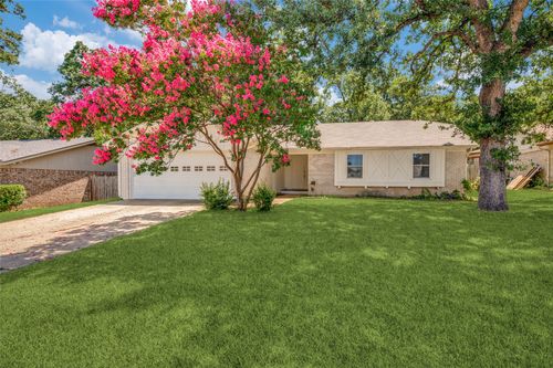 1517 Terbet Ln, Fort Worth, TX, 76112-3314 | Card Image