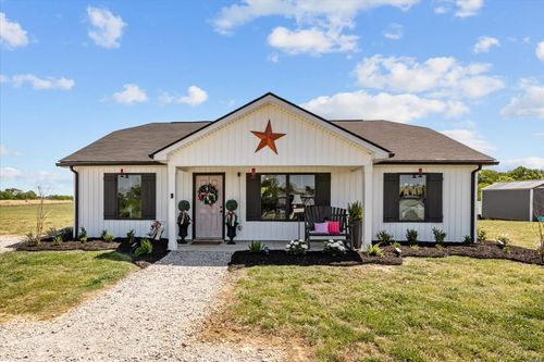 3064 Maple Grove Rd, Dickson, TN, 37055-5418 | Card Image