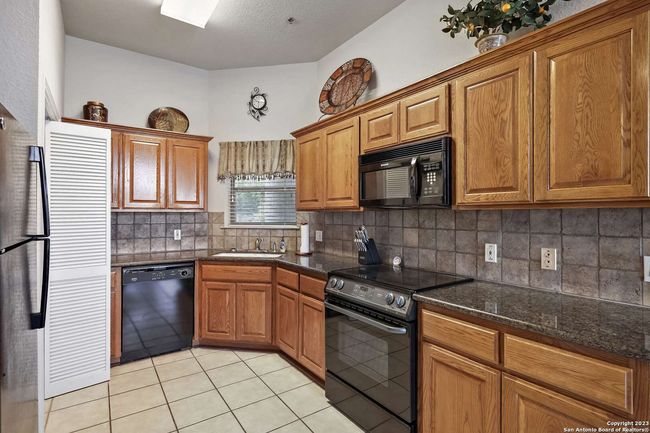 UNIT-304 - 20 Tapatio Dr E, Condo with 2 bedrooms, 2 bathrooms and null parking in Boerne TX | Image 5