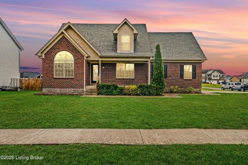 327 Red Crest Dr, Shepherdsville, KY, 40165-5144 | Card Image