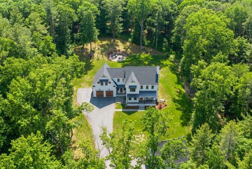 24 Old Stage Road, Hampton Falls, NH, 03844 | Card Image