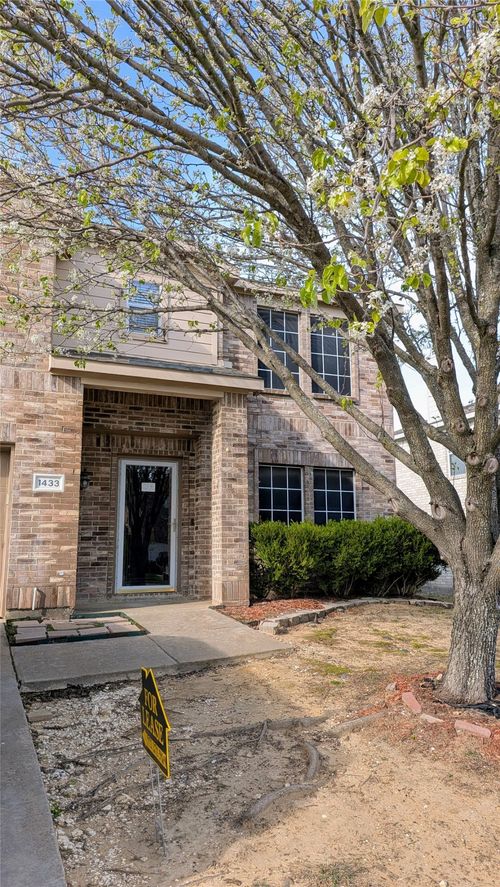 1433 Atkins St, Cedar Hill, TX, 75104-8121 | Card Image