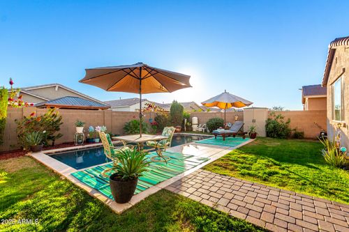 9341 W Willow Bend Ln, Phoenix, AZ, 85037-2400 | Card Image