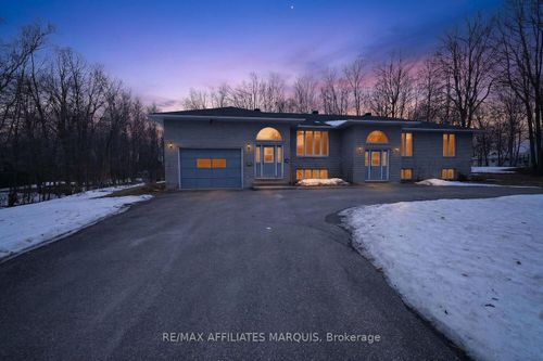 4 S Point Dr, Smiths Falls, ON, K7A4S5 | Card Image