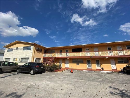 apt-317-19080 Ne 3rd Ct, Miami, FL, 33179-3874 | Card Image