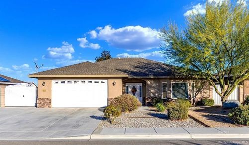 424 S Inyo St, Ridgecrest, CA, 93555-8613 | Card Image