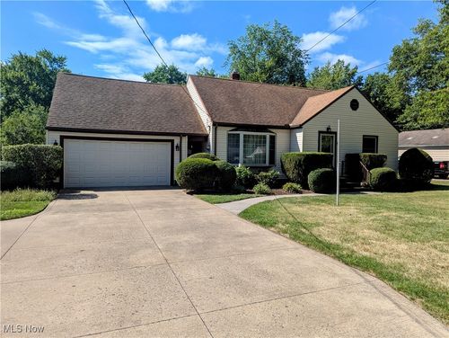 25715 Westwood Rd, Westlake, OH, 44145-4721 | Card Image