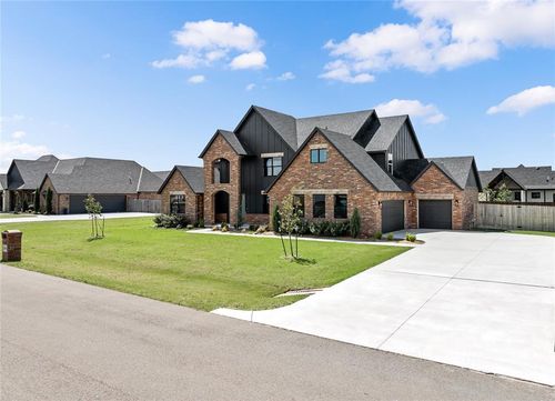 1045 Collis Way, Newcastle, OK, 73065 | Card Image