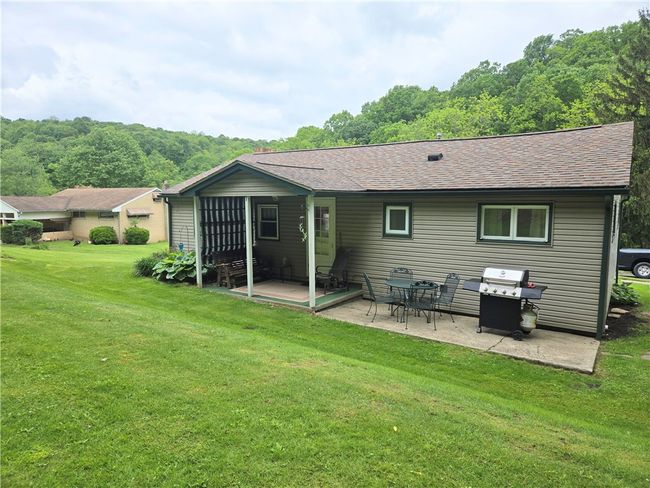 1126 Slate Point Rd, House other with 3 bedrooms, 1 bathrooms and 1 parking in Vandergrift PA | Image 31