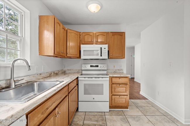 3909 Wilshire Blvd, House other with 4 bedrooms, 3 bathrooms and null parking in Wilmington NC | Image 18