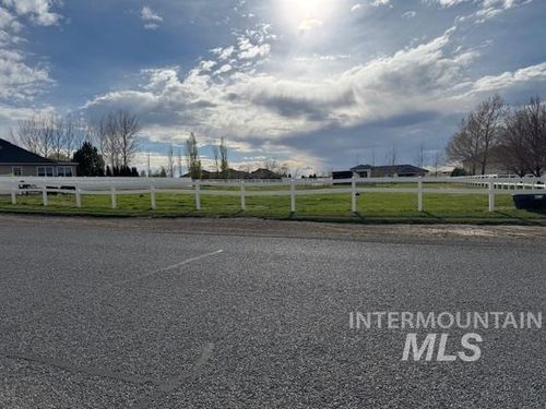 3727 N 2481 E, Twin Falls, ID, 83301-5566 | Card Image