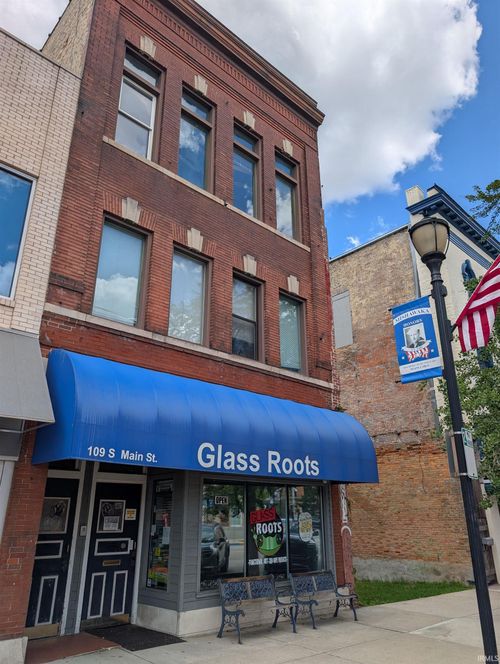 109 S Main St, Mishawaka, IN, 46544-2008 | Card Image