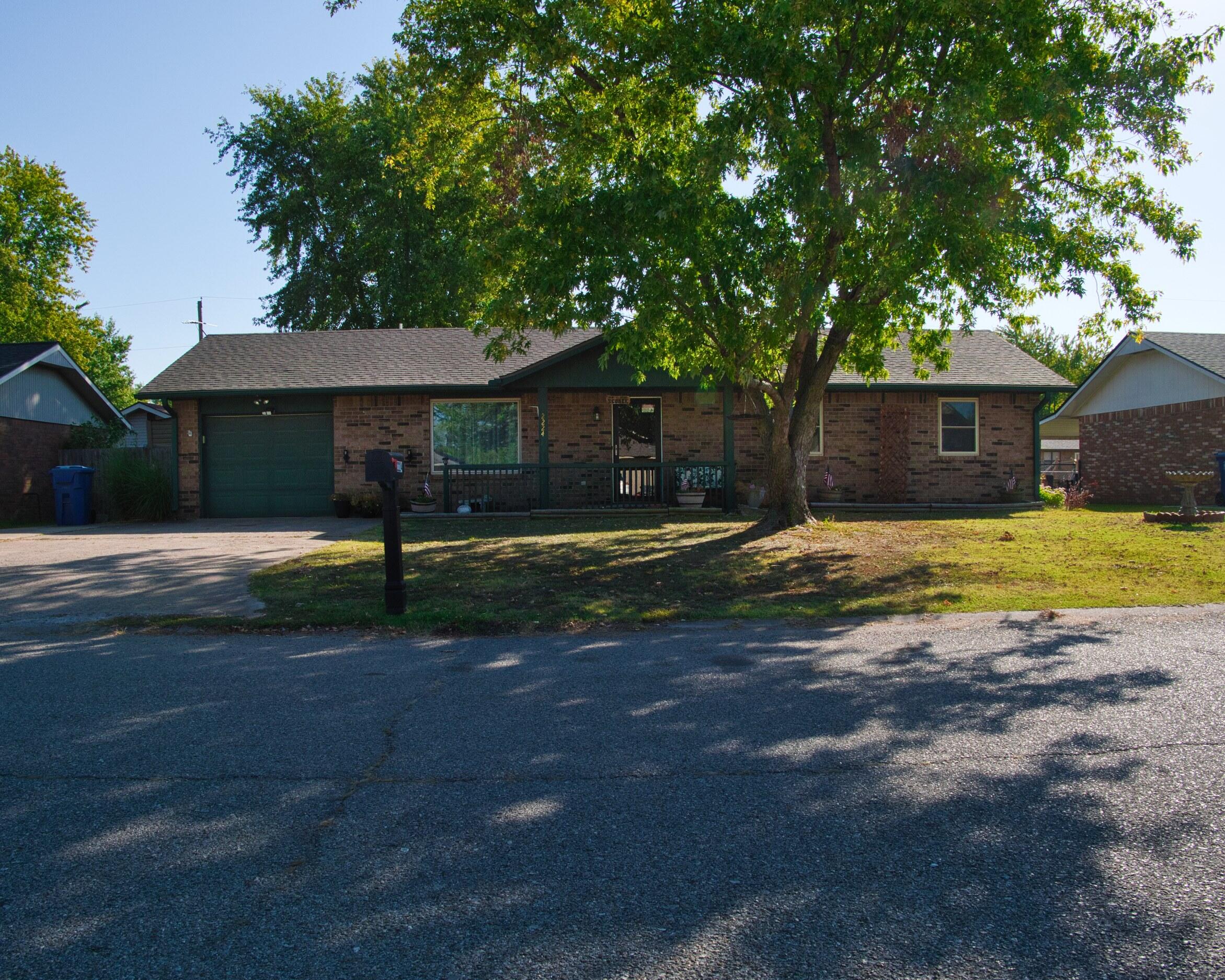 Willow Ln, Miami, OK 74354