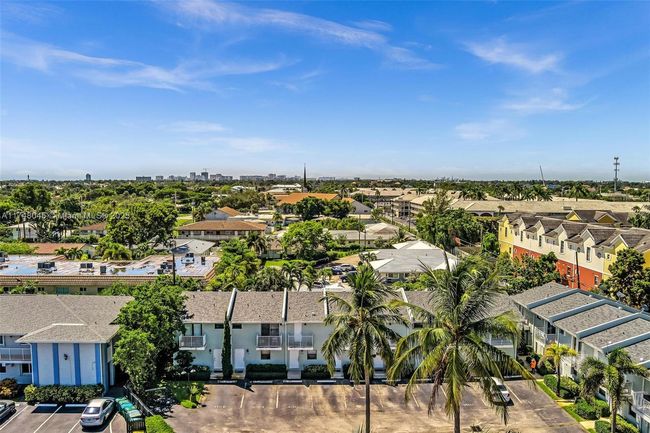 4107 Ne 21 St Ter, Townhouse with 1 bedrooms, 2 bathrooms and null parking in Lighthouse Point FL | Image 33