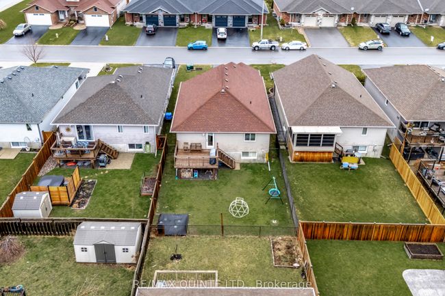 8 Mcintosh Cres, House other with 5 bedrooms, 2 bathrooms and 2 parking in Trenton ON | Image 36