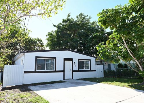 747 Nw 5th Ct, Hallandale Beach, FL, 33009-3212 | Card Image